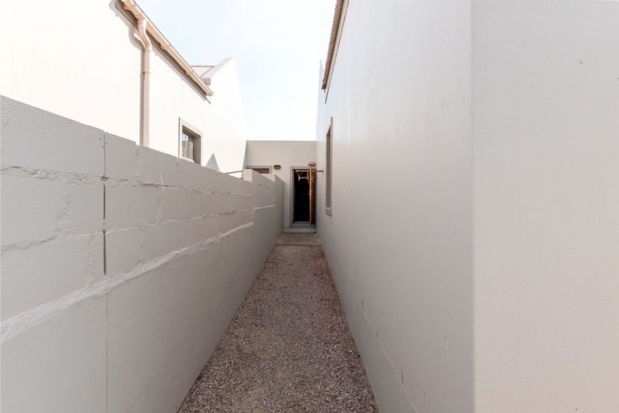 To Let 2 Bedroom Property for Rent in Bluewater Bay Western Cape